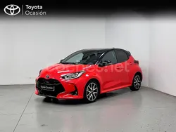 Rojo Usado 2022 Toyota Yaris Hybrid Plus Berlina | 21.900 € (Un poco caro)