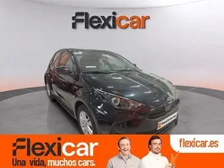 Negro Usado 2021 Toyota Yaris Hybrid Active Berlina | 18.990 € (Precio justo)
