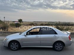 Gris / plata Usado 2005 Kia Cerato EX Berlina | 2000 € (Precio justo)