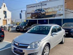 Gris / plata Usado 2010 Opel Astra Enjoy Berlina | 5990 € (Precio justo)
