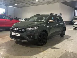 Verde cedro Usado 2024 Dacia Sandero Extreme Utilitario | 18.600 € (Un poco caro)