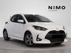 Gris ágata Usado 2024 Toyota Yaris Hybrid Active Utilitario | 22.000 € (Precio justo)