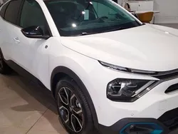 Blanco Nuevo 2024 Citroën e-C4 Shine Berlina | 26.420 € (Precio justo)