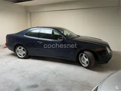 Azul Usado 2002 Mercedes CLK430 Elegance Coupe | 7900 €