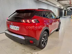 Rojo Usado 2023 Peugeot 2008 Active SUV | 21.000 € (Un poco caro)