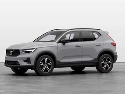 Gris Nuevo 2025 Volvo XC40 Plus SUV | 42.900 € (Precio justo)