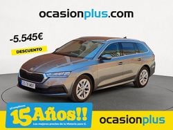 Gris / plata Usado 2022 Skoda Octavia Ambition Familiar | 19.750 € (Precio justo)