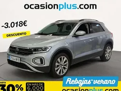 Plateado Usado 2025 VW T-Roc SUV | 30.182 € (Un poco caro)
