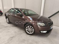 Granate Usado 2014 Skoda Octavia Elegance Berlina | 9999 € (Buen precio)