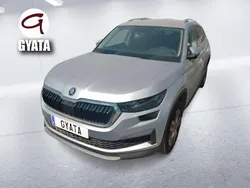 Plateado Usado 2023 Skoda Kodiaq Ambition SUV | 30.990 € (Super precio)