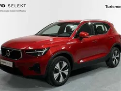 Rojo Nuevo 2025 Volvo XC40 Core SUV | 40.500 € (Precio justo)