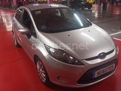 Gris / plata Usado 2011 Ford Fiesta Titanium Utilitario | 4790 € (Precio justo)