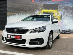 Blanco Usado 2020 Peugeot 308 Access Familiar | 11.000 € (Precio justo)