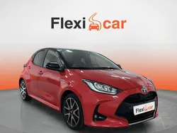 Rojo Usado 2021 Toyota Yaris Hybrid Active Berlina | 17.290 € (Buen precio)
