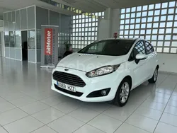 Blanco Usado 2014 Ford Fiesta Trend Utilitario | 5990 €