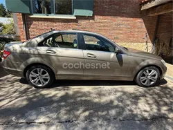 Usado 2008 Mercedes C220 Avantgarde Berlina | 9990 € (Precio justo)