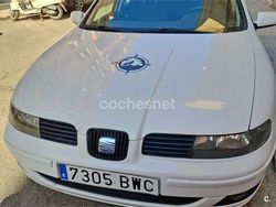 Blanco Usado 2002 Seat Leon Sport Berlina | 2000 € (Precio justo)