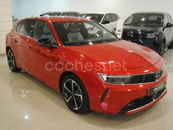 Rojo Usado 2023 Opel Astra Elegance Berlina | 19.900 € (Precio justo)