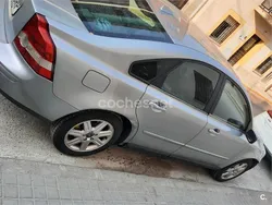 Gris / plata Usado 2005 Volvo S40 Momentum Berlina | 1800 € (Precio justo)