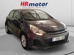 Gris Usado 2016 Kia Rio Utilitario | 8290 € (Precio justo)