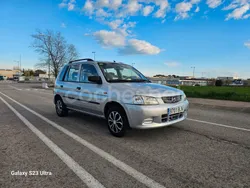 Gris / plata Usado 2002 Mazda Demio Active Monovolumen | 2600 €