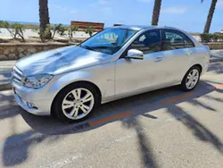 Plateado Usado 2010 Mercedes C200 Avantgarde Berlina | 11.900 € (Precio justo)