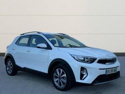 Blanco Nuevo 2025 Kia Stonic SUV | 23.400 €