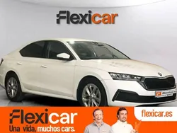 Blanco Usado 2021 Skoda Octavia Ambition Berlina | 17.990 € (Precio justo)