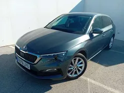 Gris Usado 2021 Skoda Scala Style Utilitario | 18.899 € (Precio justo)