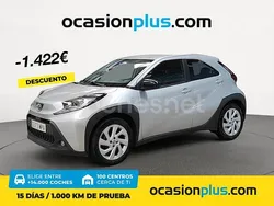Gris / plata Usado 2024 Toyota Aygo Play Utilitario | 15.650 € (Precio justo)