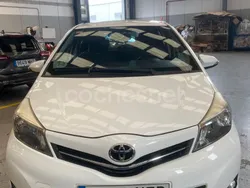 Blanco Usado 2014 Toyota Yaris Advance Berlina | 9500 € (Un poco caro)