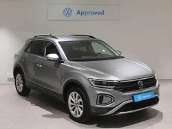 Plateado Usado 2024 VW T-Roc Life SUV | 24.650 € (Un poco caro)