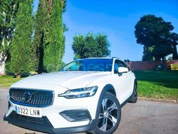 Blanco Usado 2021 Volvo V60 CC Pro Familiar | 24.999 € (Un poco caro)