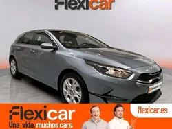 Gris Usado 2022 Kia Ceed 2 Berlina | 13.790 € (Buen precio)
