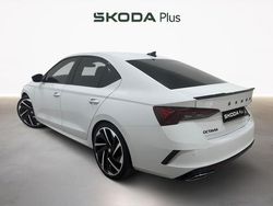 Blanco Usado 2023 Skoda Octavia RS Berlina | 34.500 € (Un poco caro)
