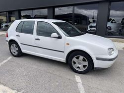 Blanco Usado 1999 VW Golf IV Highline Utilitario | 2500 €