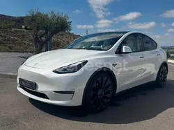Eléctrico Usado 2024 Tesla Model Y Performance SUV | 44.999 € (Un poco caro)