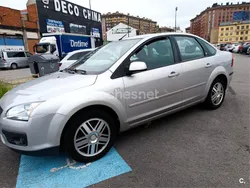 Gris / plata Usado 2005 Ford Focus Ghia Berlina | 3300 € (Buen precio)