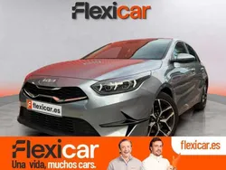 Gris Usado 2023 Kia Ceed Berlina | 17.990 € (Precio justo)