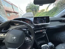 Gris / plata Usado 2021 Peugeot 2008 Allure SUV | 17.500 € (Un poco caro)