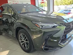Verde Usado 2022 Lexus NX300h Executive Line SUV | 49.490 €