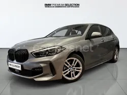 Gris / plata Usado 2024 BMW 118 Comfort Edition Utilitario | 32.900 € (Precio justo)