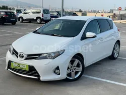 Blanco Usado 2014 Toyota Auris Advance Berlina | 10.999 € (Precio justo)