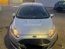 Gris / plata Usado 2015 Ford Fiesta Trend Utilitario | 5500 € (Buen precio)