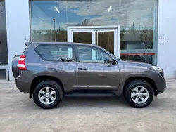 Plateado Usado 2015 Toyota Land Cruiser SUV | 39.999 € (Un poco caro)