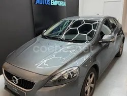 Gris / plata Usado 2017 Volvo V40 Kinetic Familiar | 13.890 € (Buen precio)