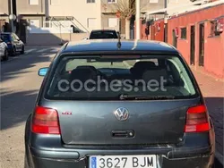Azul Usado 2001 VW Golf IV Highline Berlina | 2600 €