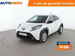 Blanco Usado 2024 Toyota Aygo Play Utilitario | 17.199 € (Precio justo)