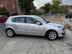 Gris / plata Usado 2006 Opel Astra Cosmo Berlina | 2650 € (Precio justo)