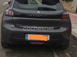 Gris / plata Usado 2022 Peugeot 208 GT Utilitario | 17.000 € (Un poco caro)